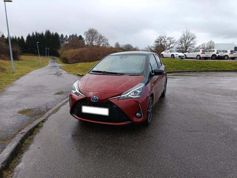 TOYOTA Yaris 100h Collection 5p