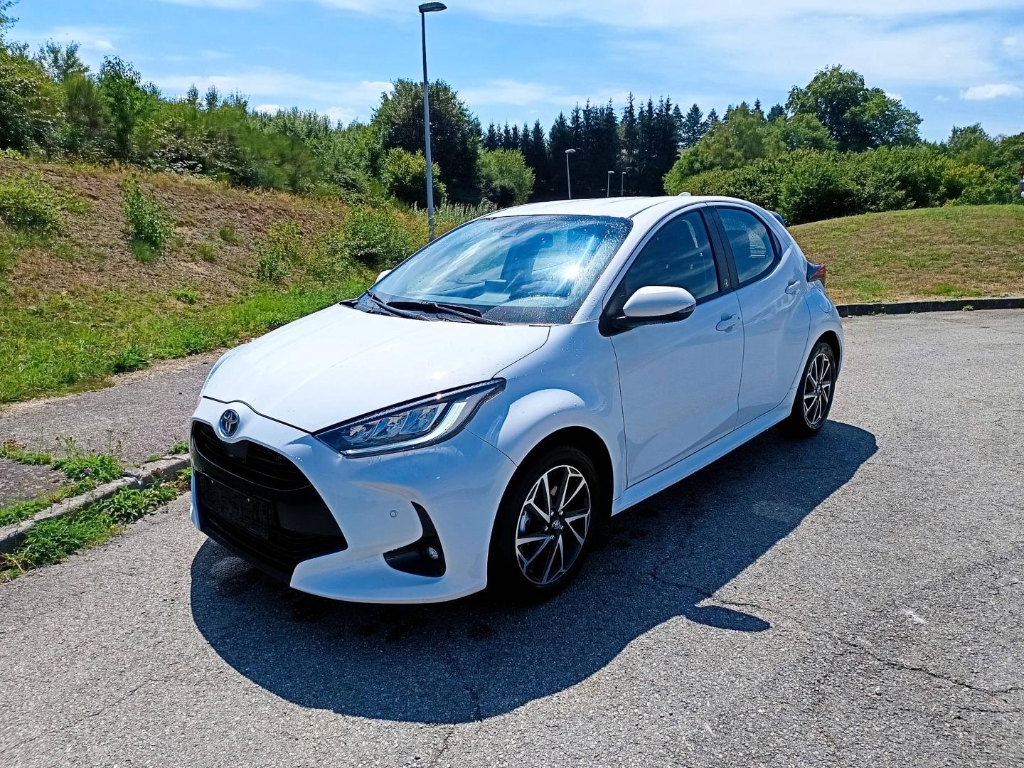 TOYOTA Yaris 1 5 Hybrid Team D